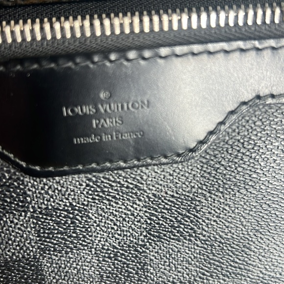 Louis Vuitton Damier graphite messenger bag - Picture 13 of 16